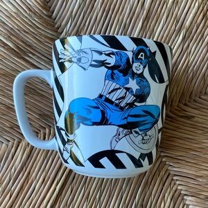 Collectible Marvel coffee Oversized Mug Disney, Vintage Captain America  NWT